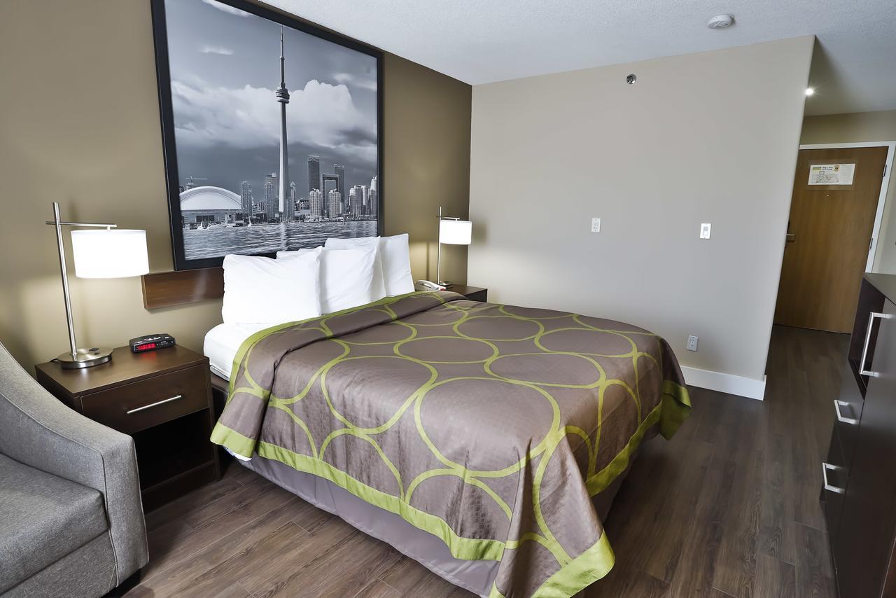 Super 8 By Wyndham Ajax/Toronto On Hotel Exterior photo